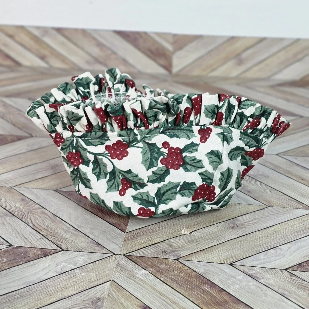 Longaberger Basket Liner & Garter Traditional Holly Berries Red Green Christmas